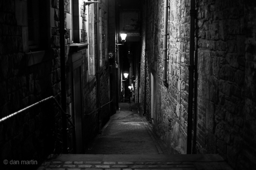 One of Edinburgh's famous Closes.