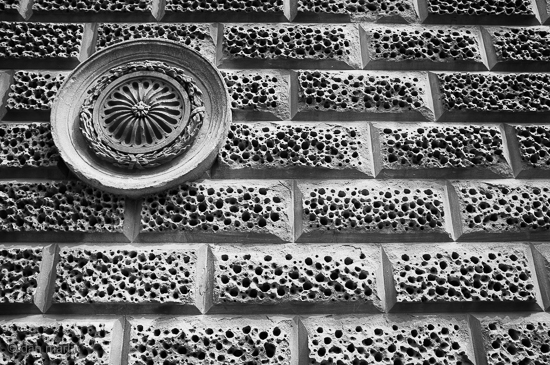 Contrast Shapes and Shadows Lovely wall rustication, Bath