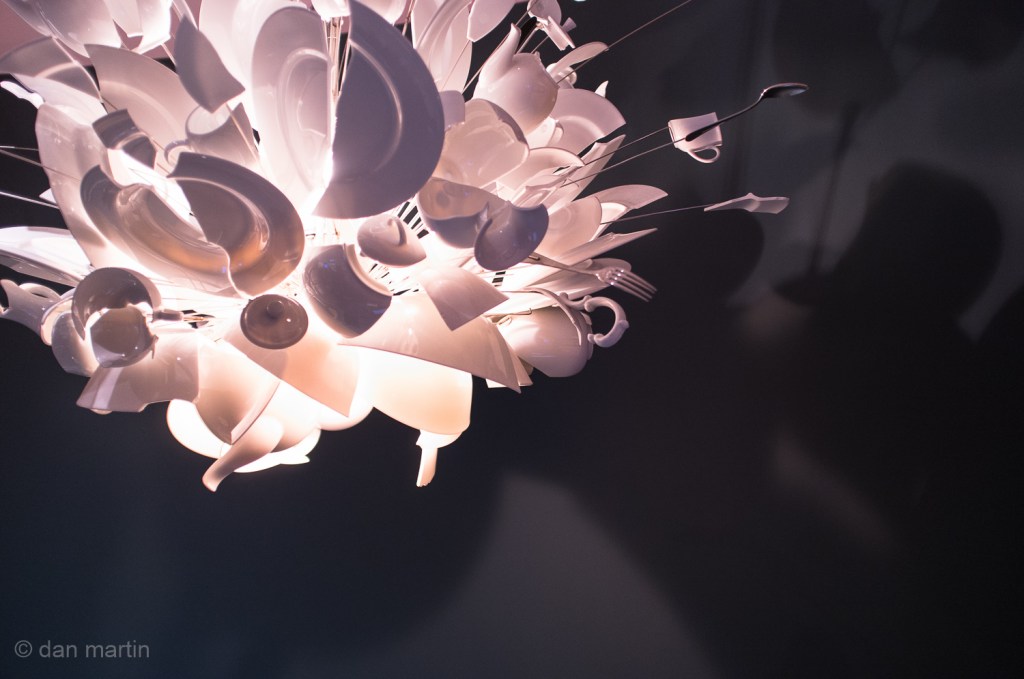 Gravitational Lamp Pull