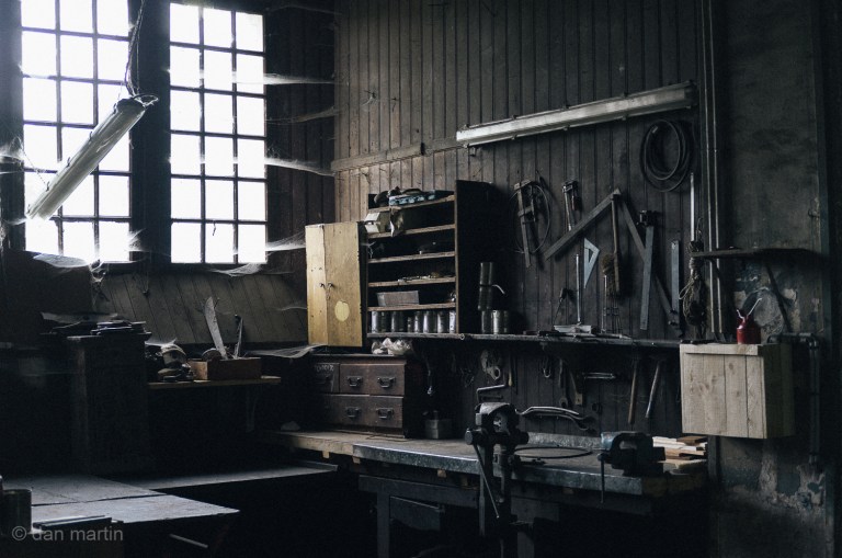 A lovely mechanic's workshop