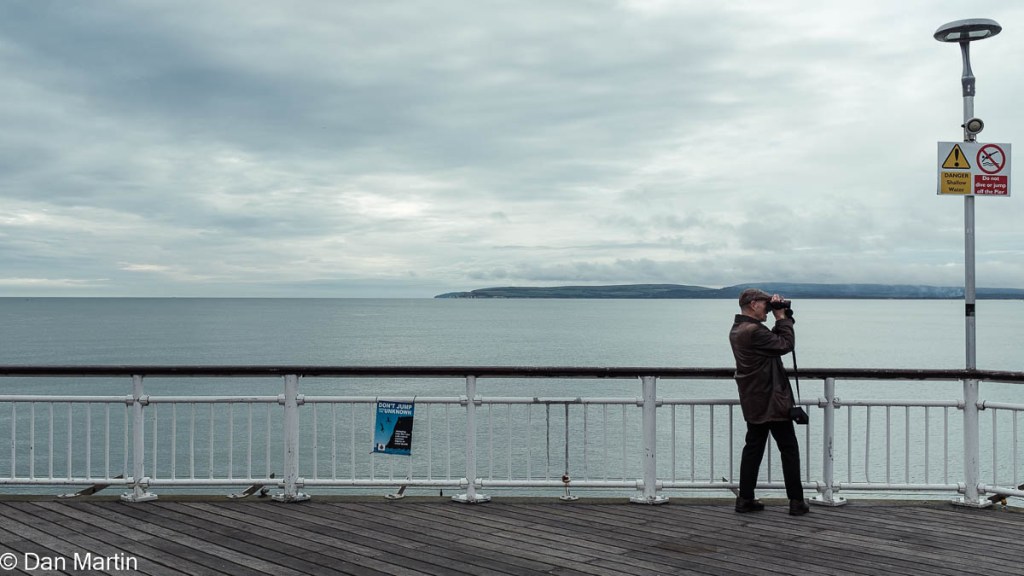 w a t c h i n g t h e u n k n o w&nbsp;n