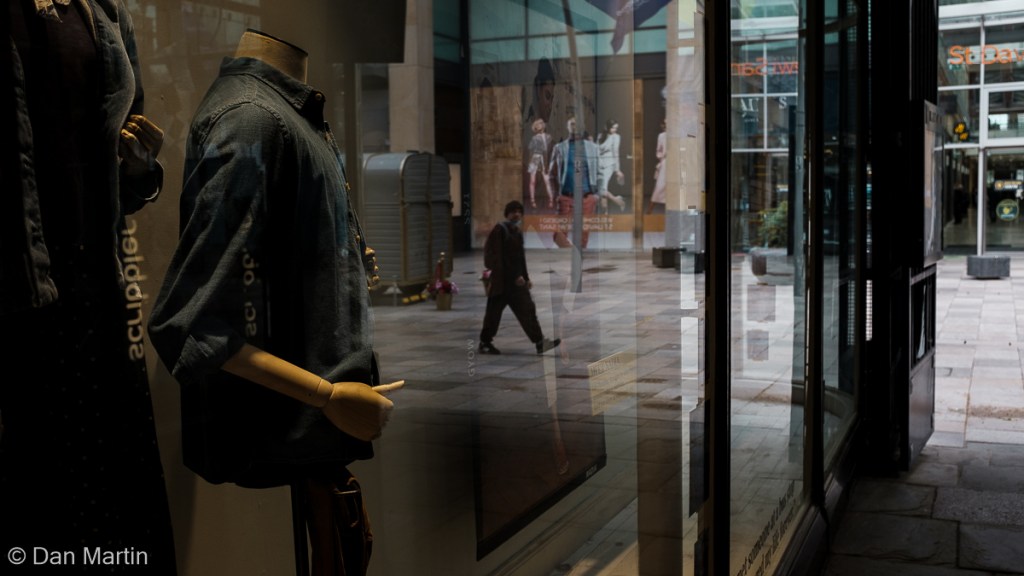 t h u m b s / u&nbsp;p