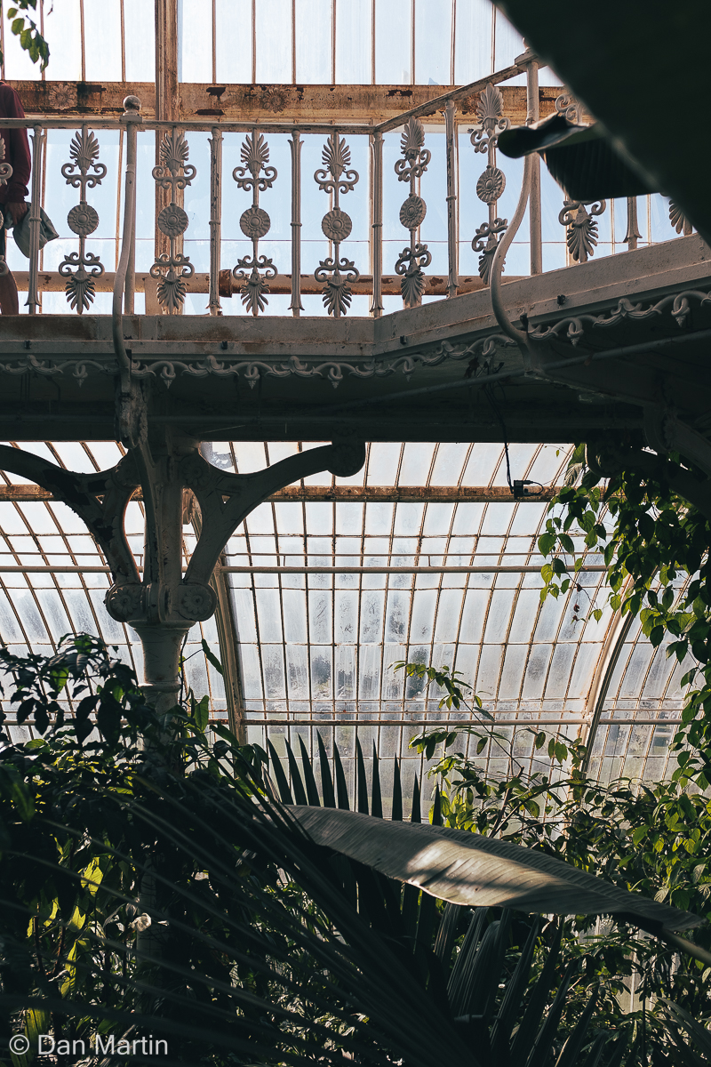 c o n t a i n e d / w i t h i&nbsp;n