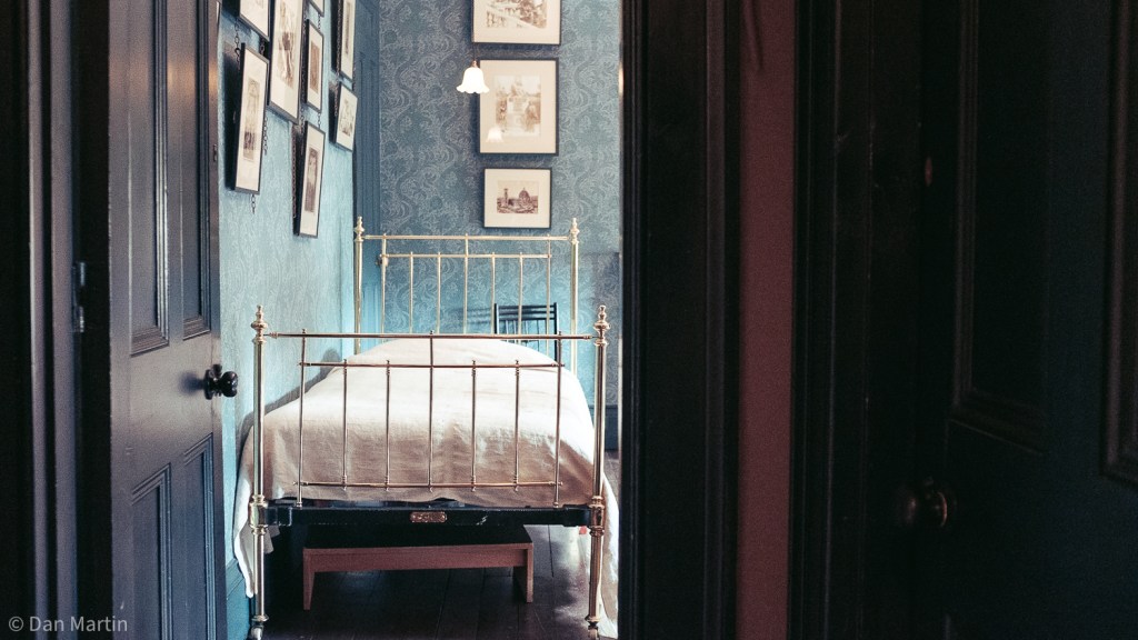 l e i g h t o n h o u s&nbsp;e