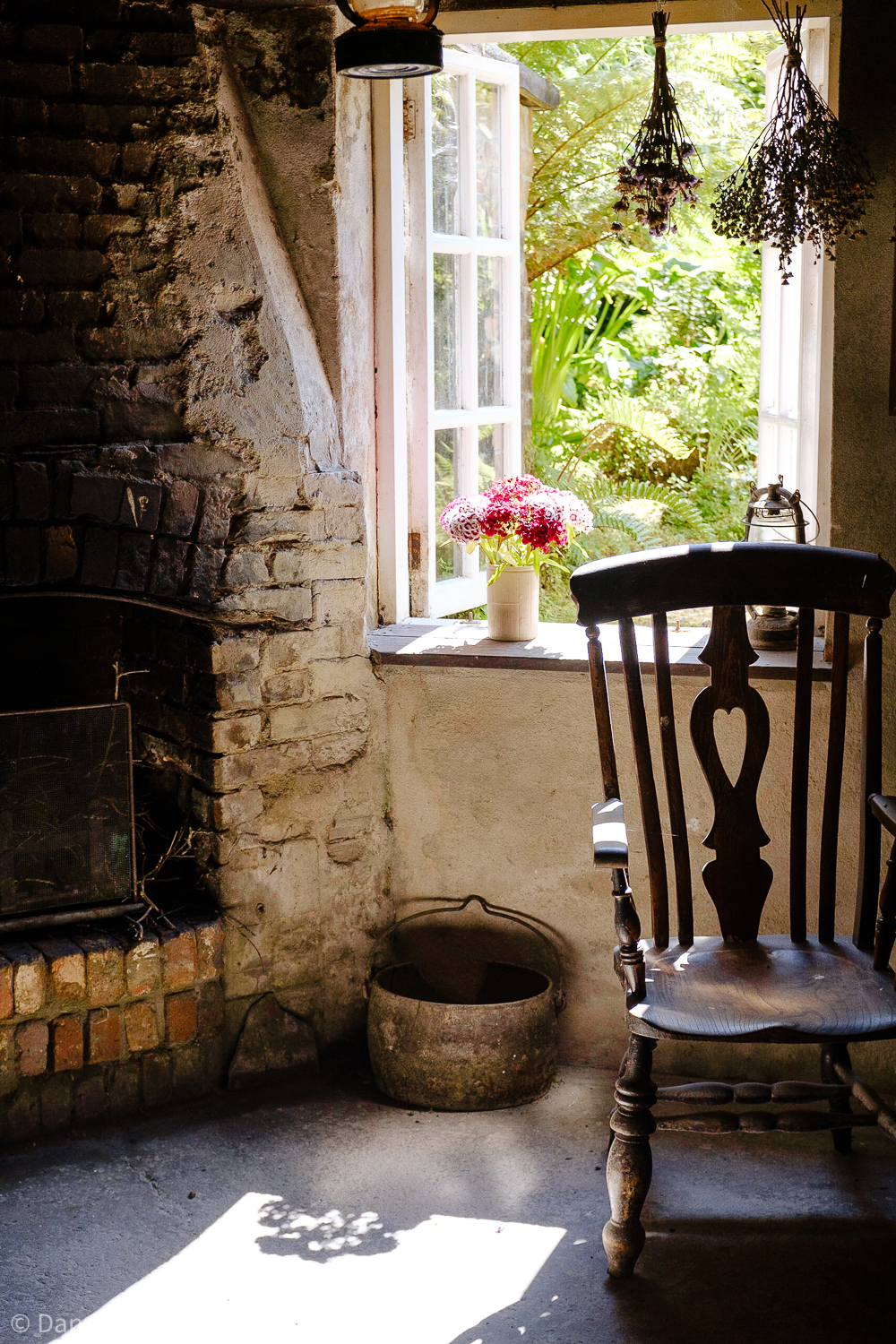 c a r e t a k e&nbsp;r