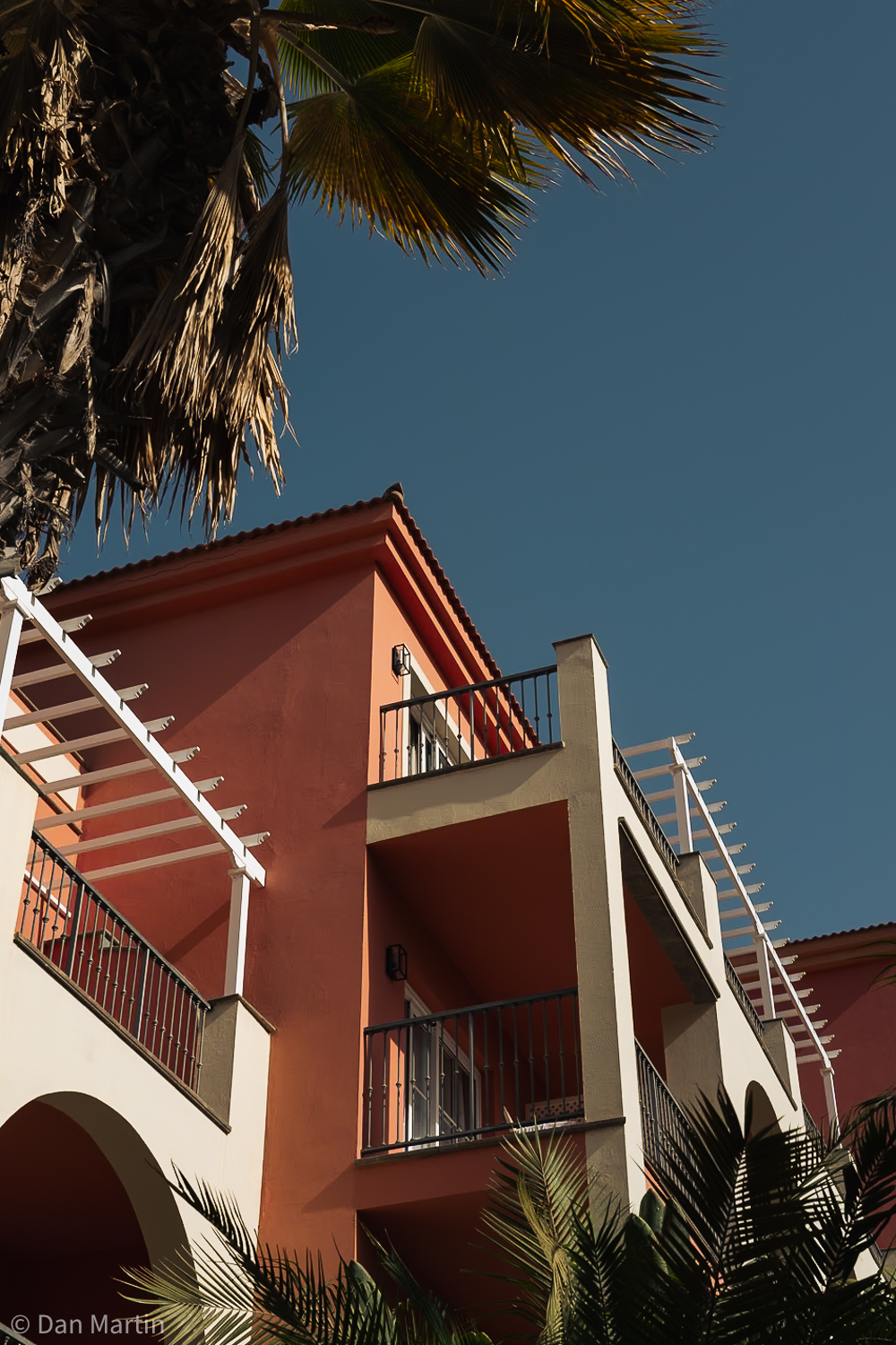 t w o b r i g h&nbsp;t