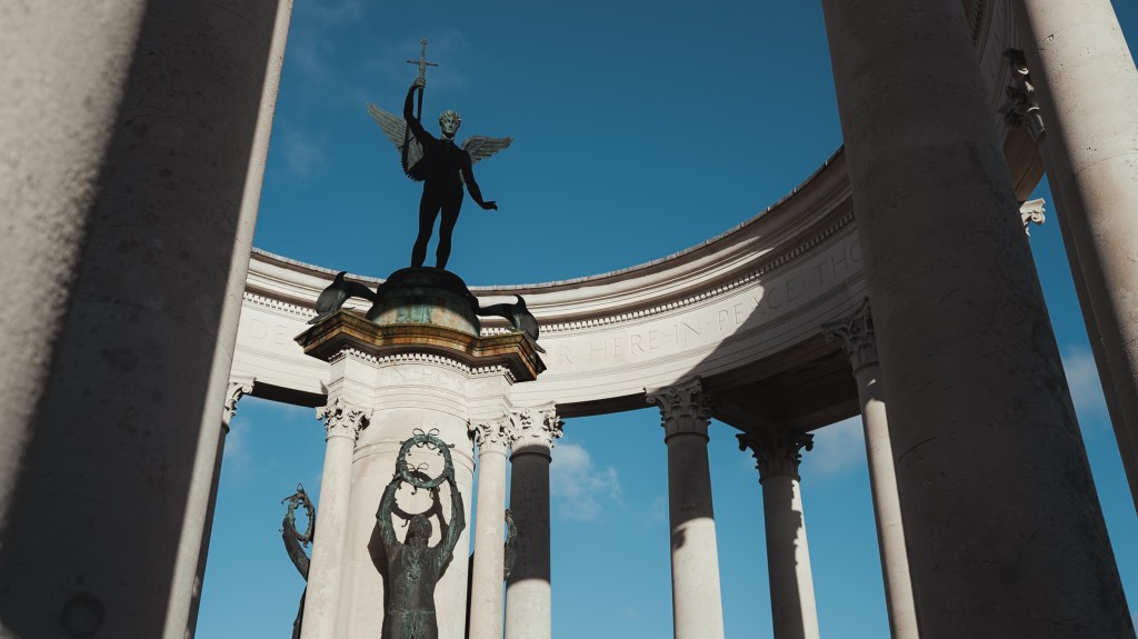 m o n u m e n&nbsp;t